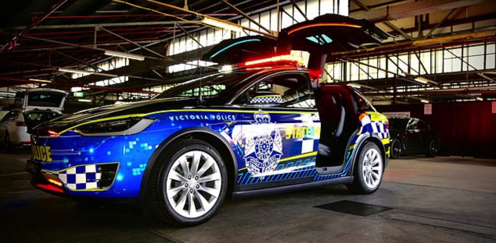Chiếc xe điện Tesla Model X của cảnh sát bang Victoria